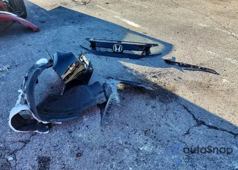 2020 Honda Civic Lx z USA, uszkodzony, nr VIN 19XFC2F6XLE015934